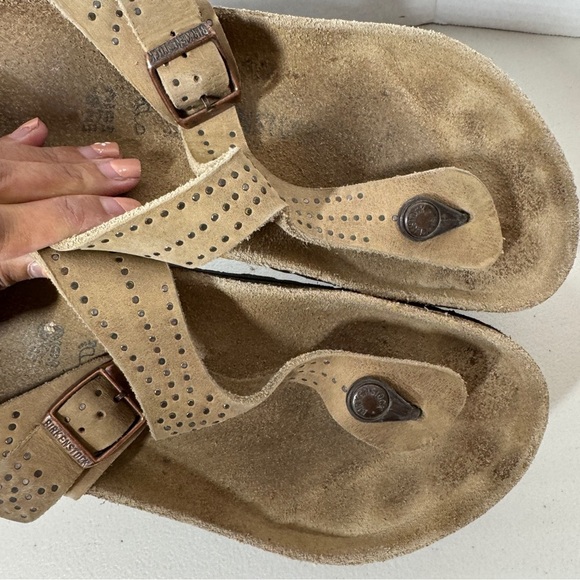 Birkenstock Gizeh Sandals Tan Suede Size 42 Studded Thong Comfort Summer Casual - Picture 12 of 16